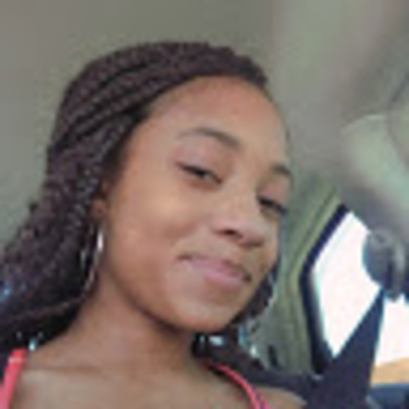 Meet your Posher, Kailoni - Picture 1 of 1